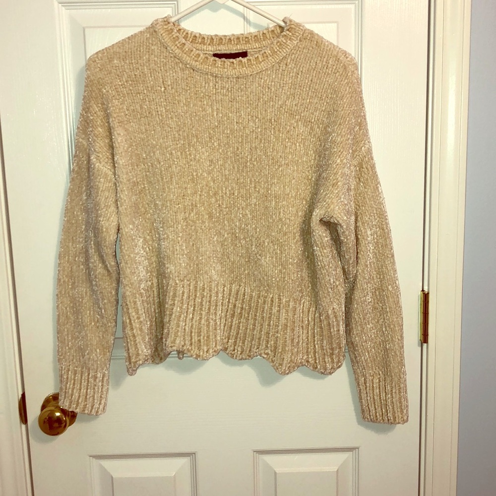 beige/off white sweater